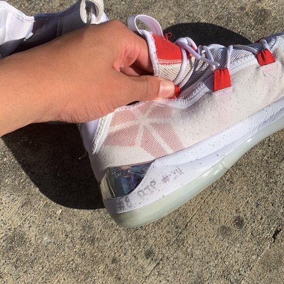 Kobe A.D. exodus white red color way - Picture 4 of 6